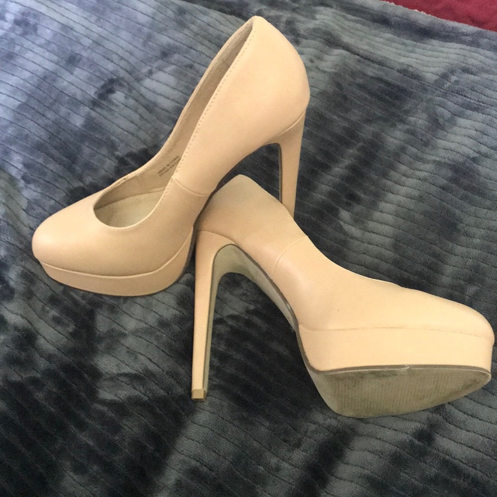 Forever 21 Nude Platform Pumps